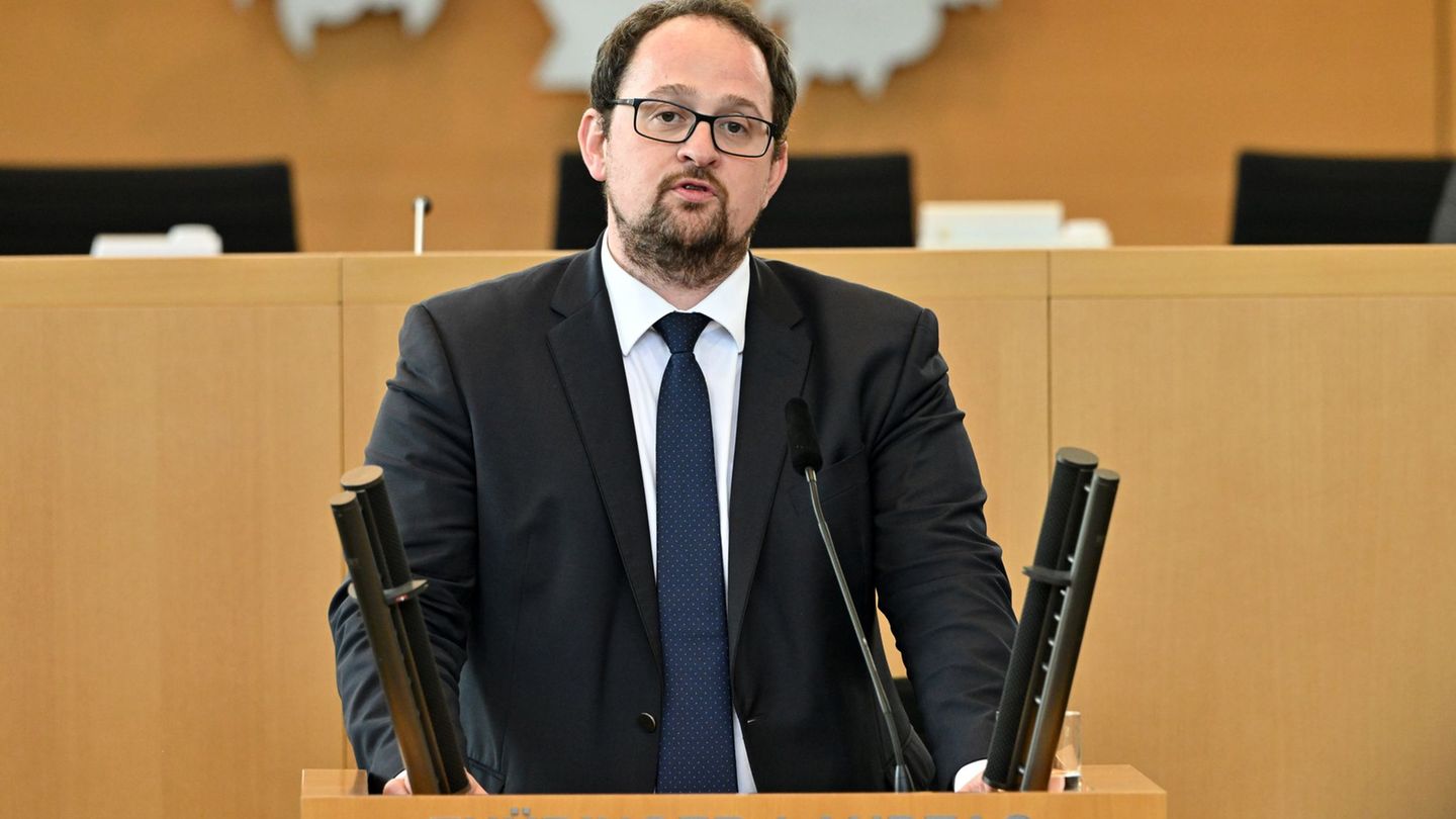 Thüringens Landtagspräsident Thadäus König fordert mehr Wertschätzung für heimische Landwirtschaft. (Archivbild) Foto: Martin Sc