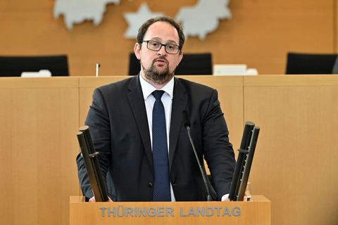 Thüringens Landtagspräsident Thadäus König fordert mehr Wertschätzung für heimische Landwirtschaft. (Archivbild) Foto: Martin Sc