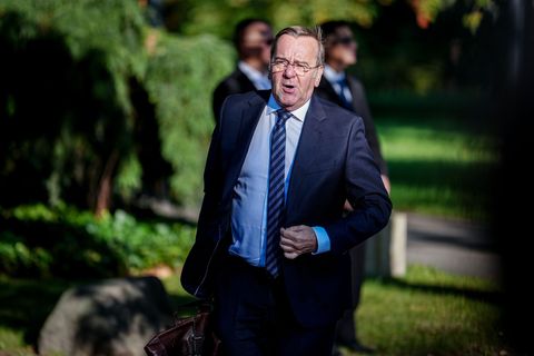 Verteidigungsminister Pistorius dringt darauf, sich an den vereinbarten Zeitplan zu halten. (Archivbild) Foto: Kay Nietfeld/dpa