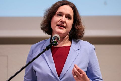 Kathrin Moosdorf gibt ihr Amt als Bremens Umweltsenatorin auf. (Archivbild) Foto: Focke Strangmann/dpa