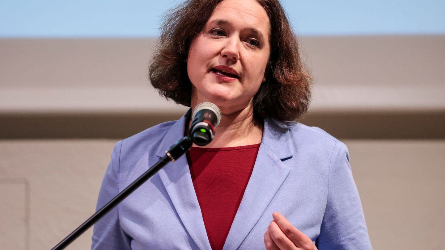 Kathrin Moosdorf gibt ihr Amt als Bremens Umweltsenatorin auf. (Archivbild) Foto: Focke Strangmann/dpa