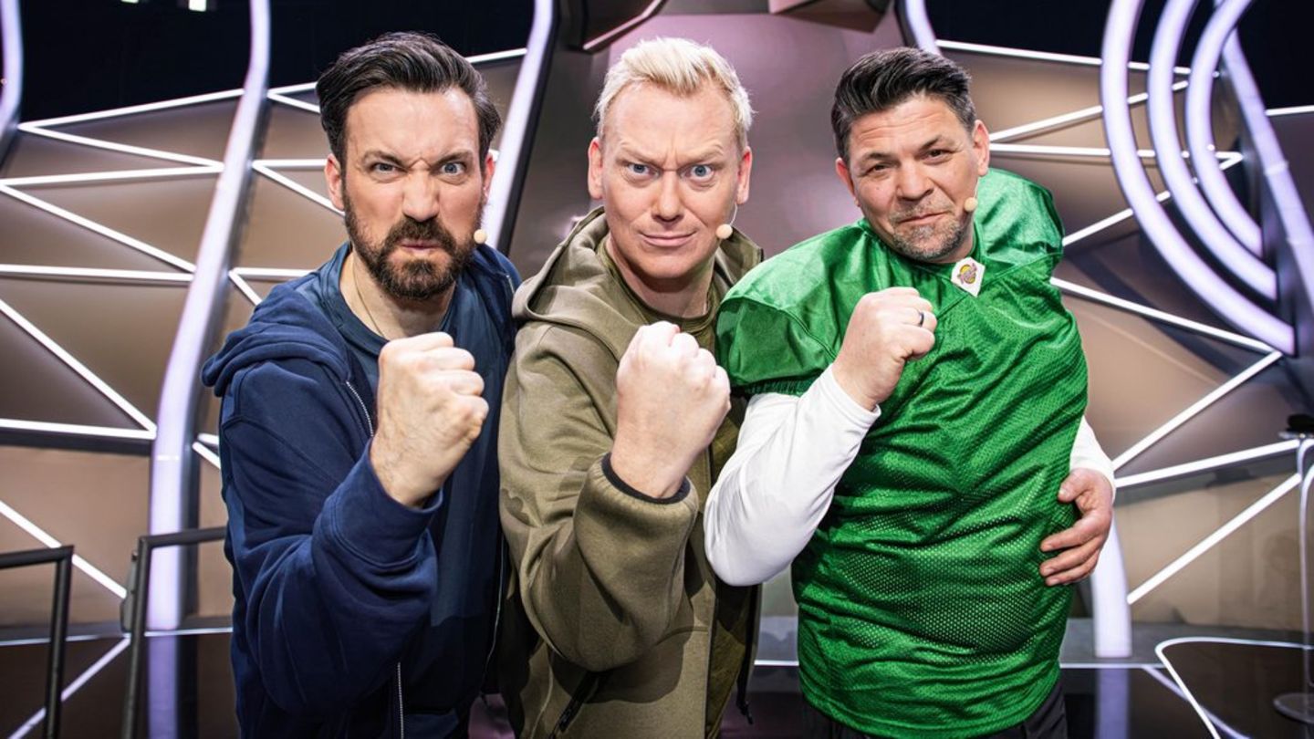 Zusammen mit Jan Köppen und Jens "Knossi" Knossalla will Tim Mälzer ein weiteres Mal Expertinnen und Experten bezwingen.