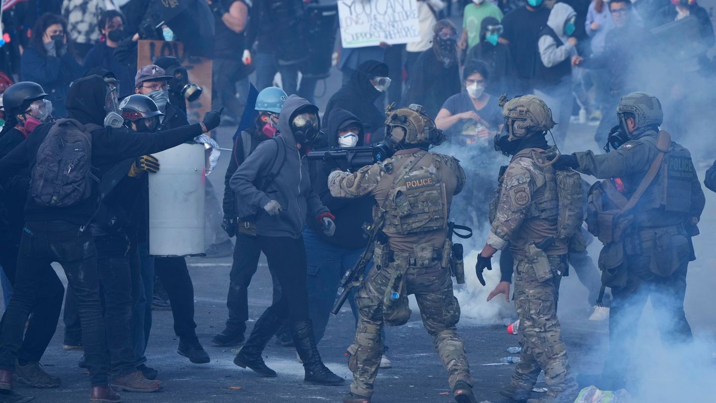 National Guard: Trump for the time being banned military operation in Portland