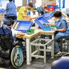 Werkstätten für Menschen mit Behinderungen haben verschiedene Funktionen. (Symbolbild) Foto: Jan Woitas/dpa-Zentralbild/dpa