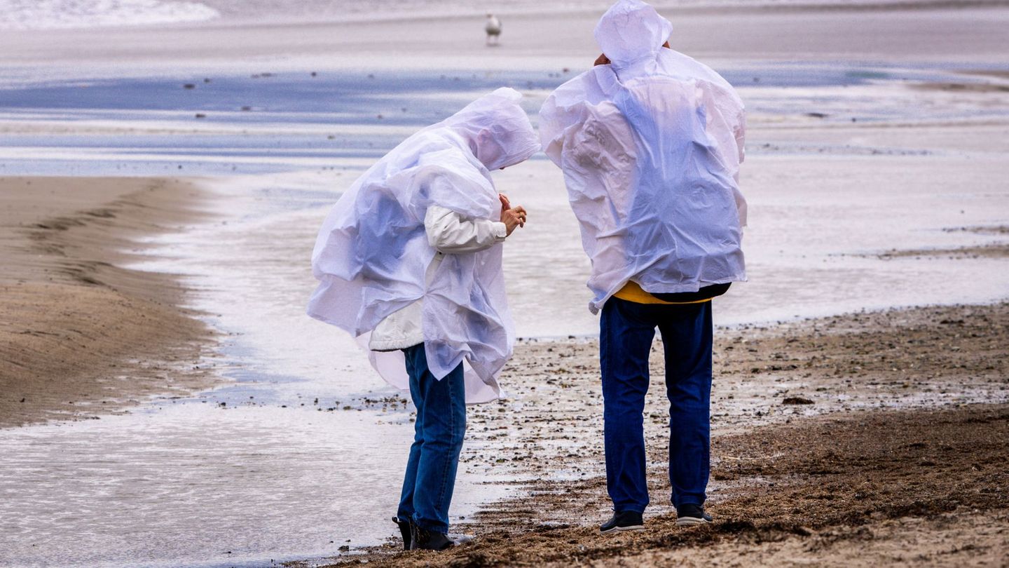 Wetter: Sturmflut erwartet - Bislang niedrige Schadensbilanz im Land