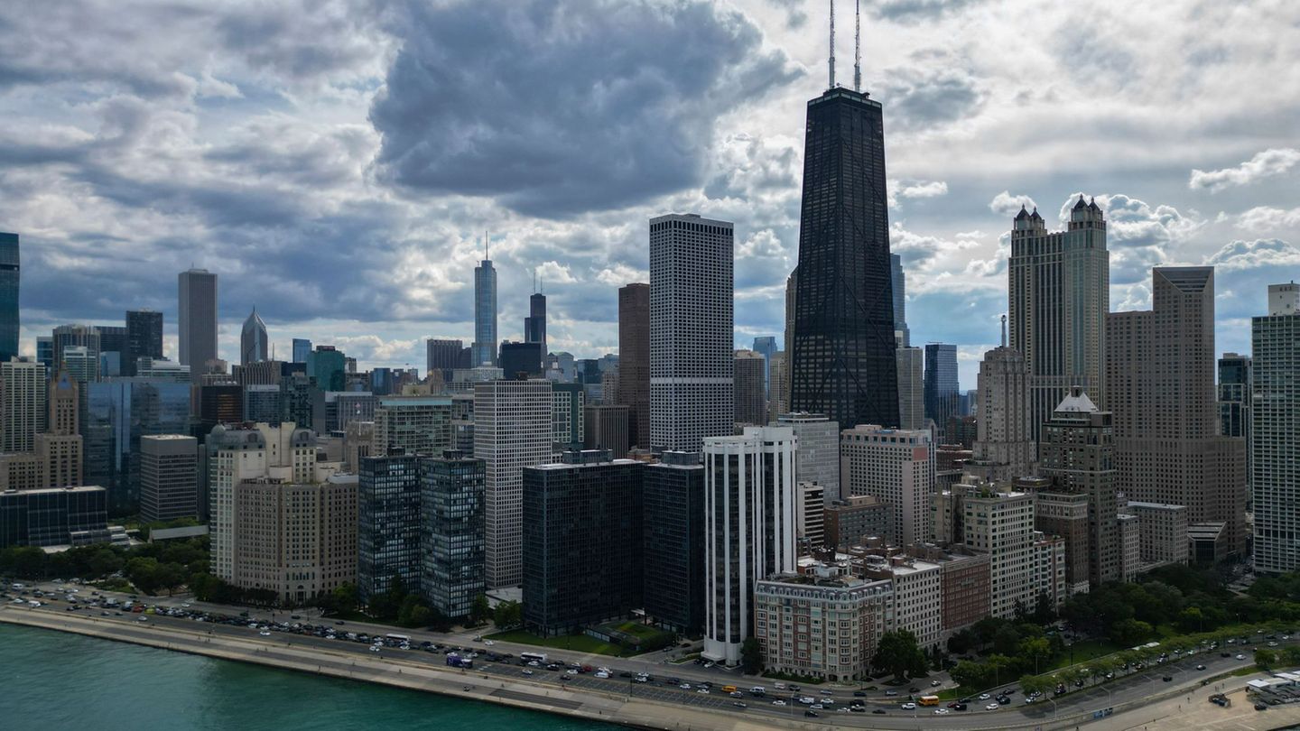Trump will in Chicago eingreifen - laut Gouverneur von Illinois gibt es nun ein Ultimatum (Archivbild). Foto: Erin Hooley/AP/dpa