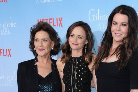 "Gilmore Girls" lief erstmals im Oktober 2000. Lauren Graham (r.) und Alexis Bledel waren die Stars der Serie, hier sind sie m