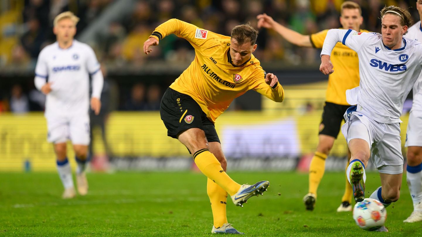 Jakob Lemmer (Dynamo Dresden) erzielt das Tor zum 3:3. Foto: Robert Michael/dpa