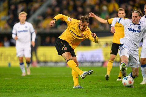 Jakob Lemmer (Dynamo Dresden) erzielt das Tor zum 3:3. Foto: Robert Michael/dpa