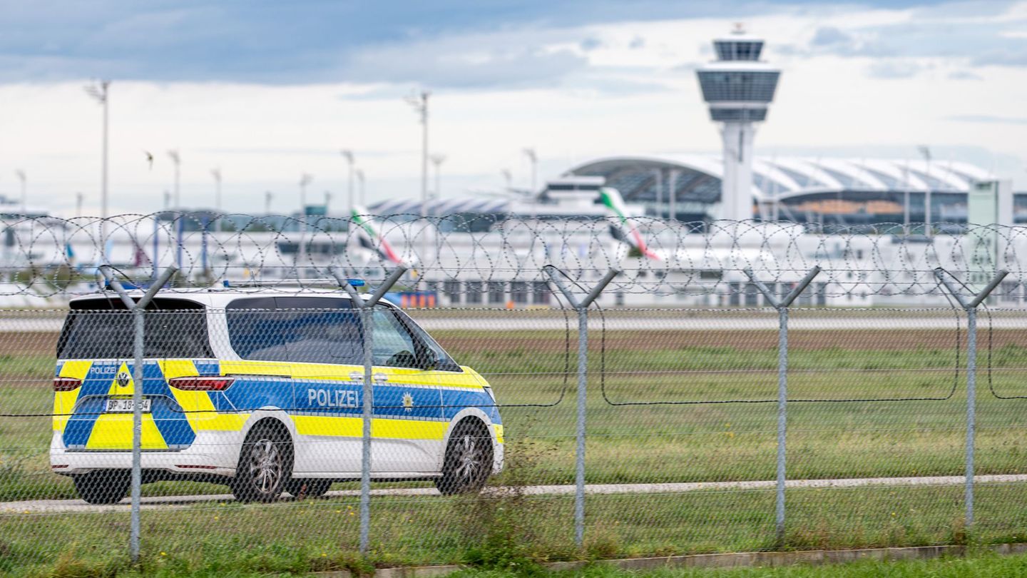 Nach den Drohnensichtungen kann es am Münchner Airport weiter zu Einschränkungen kommen. Foto: Armin Weigel/dpa