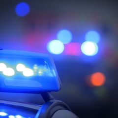 Ohne Führerschein, ohne Versicherung und offenbar betrunken: Ein 34-Jähriger flieht 70 Kilometer vor der Polizei. (Symbolbild) F