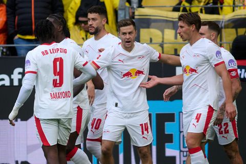 Christoph Baumgartner (RB Leipzig, M) jubelt über seinen Treffer zum 0:1. Foto: Bernd Thissen/dpa