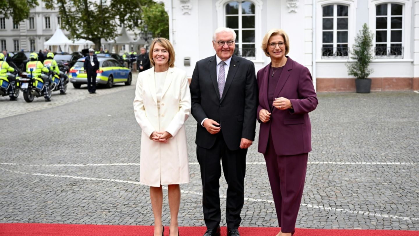 Anke Rehlinger mit dem Bundespräsidenten und seiner Frau