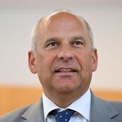 Mit Palantir konnte laut Hessens Innenminister Roman Poseck ein Terroranschlag verhindert werden. (Archivbild) Foto: Arne Dedert