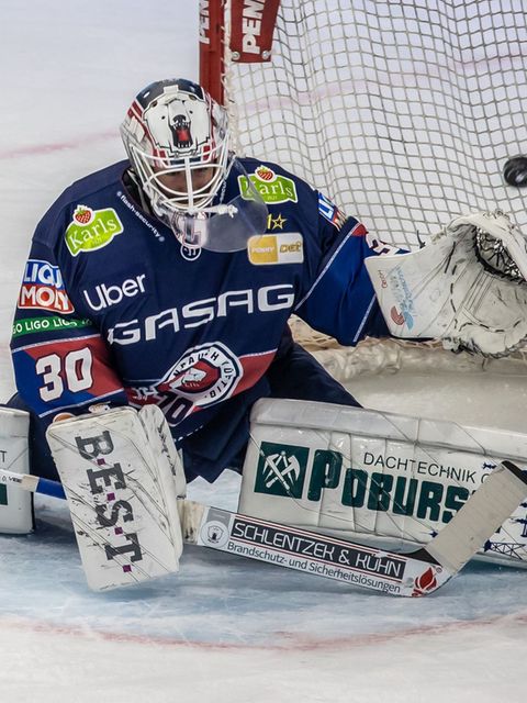 Goalie Jake Hildebrand hatte mit einer starken Leistung entscheidenden Anteil am Erfolg der Eisbären Berlin gegen Ingolstadt. Fo