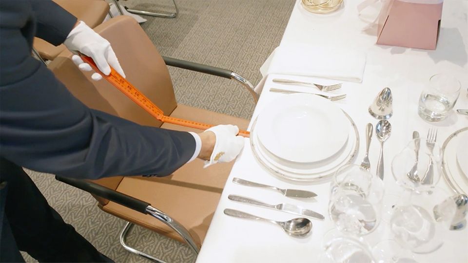 Besuch bei einem Intensivkurs: Was ein Spitzenbutler können muss