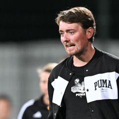 RB Leipzigs Trainer Jonas Stephan holt in Nürnberg nur ein Remis. (Archivbild) Foto: Hendrik Schmidt/dpa