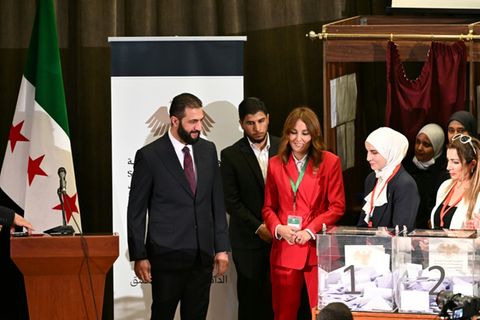 Al-Scharaa beim Auswahlverfahren in Damaskus