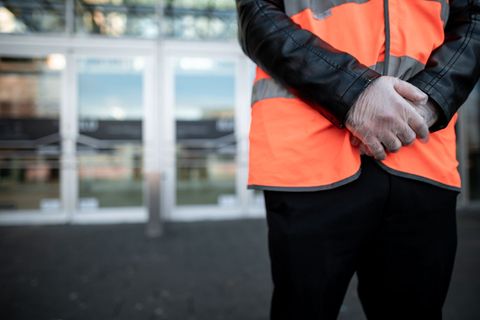 Private Sicherheitsdienste sind bei Thüringer Kommunen unverzichtbar geworden. (Symbolbild) Foto: Fabian Strauch/dpa