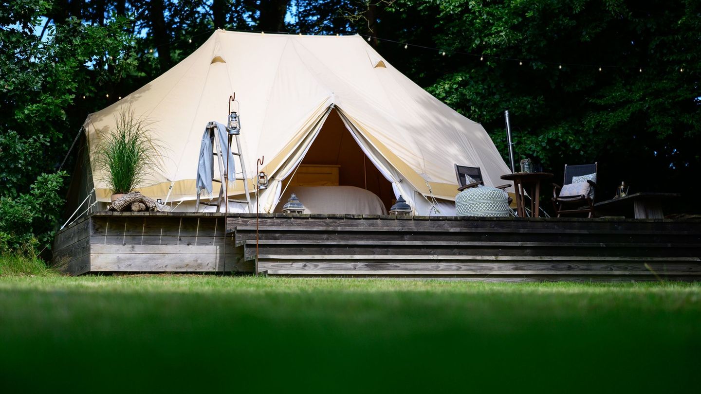 Das Glamping-Zelt auf dem Stimbekhof ist wie "ein Hotelzimmer in der Natur", sagt Geschäftsführer Björn Bohlen. (Archivbild) Fot