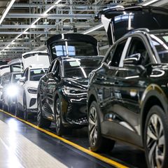Die E-Auto-Produktion in Zwickau wird für eine Woche ruhen. (Archivbild) Foto: Jan Woitas/dpa