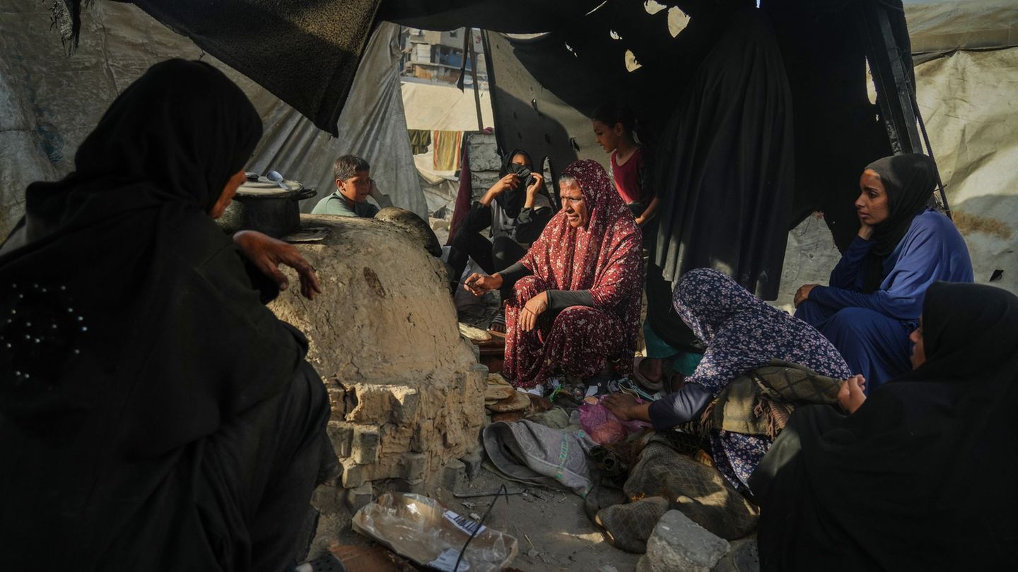 Diplomacy in Egypt: Gaza War: Negotiations between Israel and Hamas begin