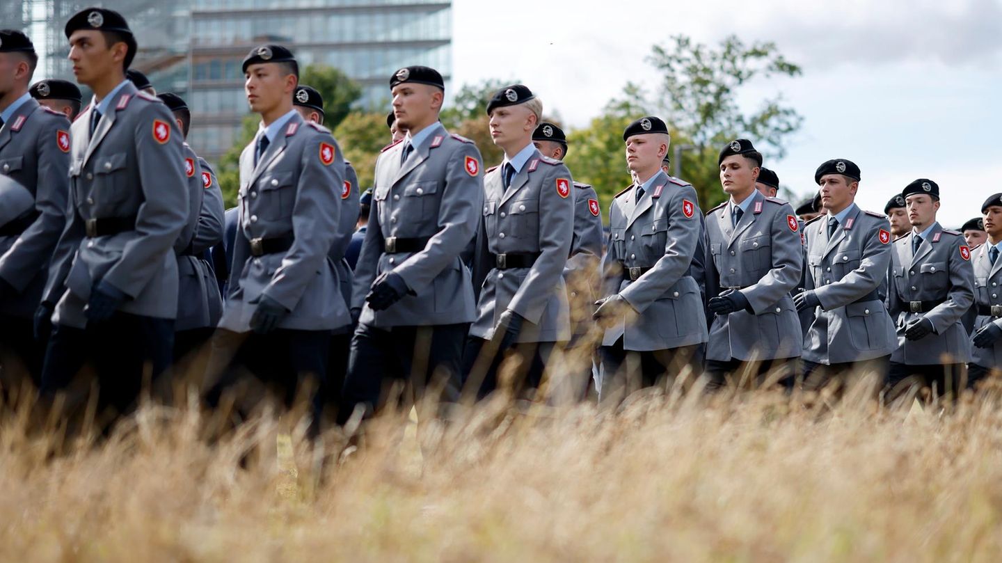 In der Koalition aus CDU, CSU und SPD bricht ein schwelender Konflikt offen aus: Muss das Pflicht-Element beim neuen Wehrdienst stärker betont werden? (Symbolbild)      