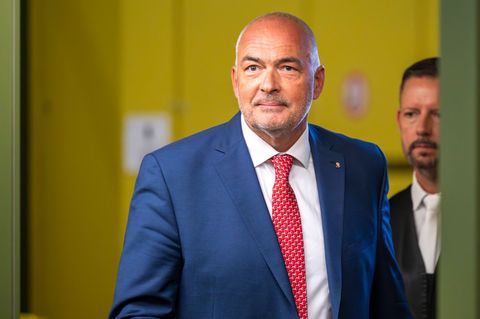 Muss wieder vor Gericht: der ehemalige CDU-Bundestagsabgeordnete Axel Fischer. Foto: Peter Kneffel/dpa