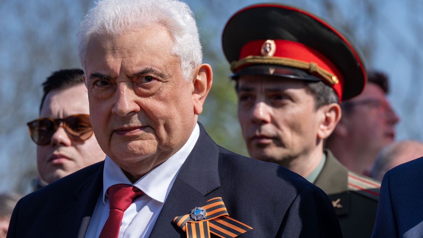Die BSW-Fraktion im Brandenburger Landtag hat den russischen Botschafter Sergej Netschajew zu einer Ausstellungseröffnung eingel