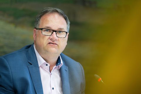 Björn Fecker soll vorübergehend die Amtsgeschäfte der zurückgetretenen Senatorin mitübernehmen. (Archivfoto) Foto: Sina Schuldt/