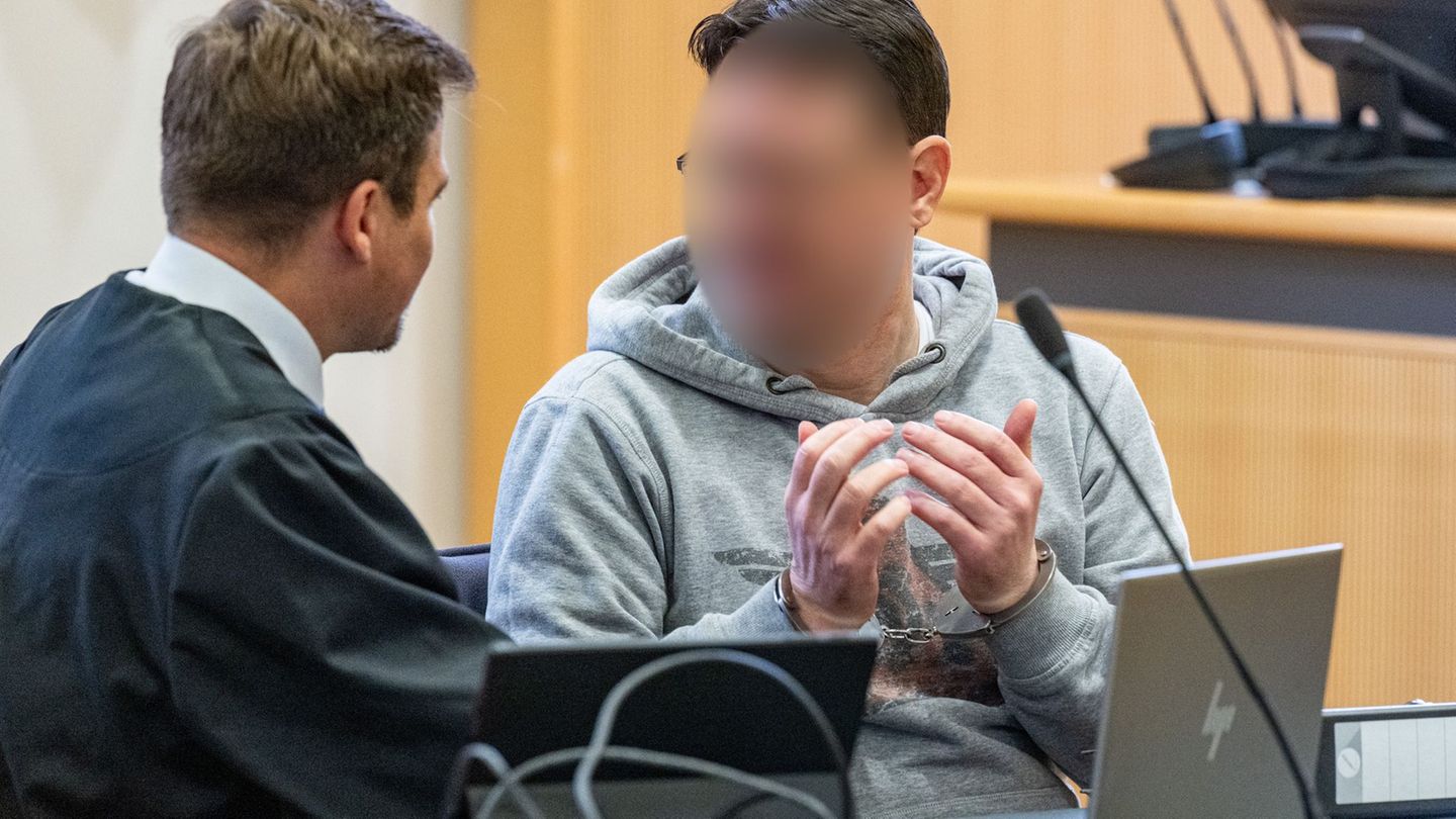 Einem 51 Jahre alten Mann wird vor dem Landgericht Regensburg Mord an seinem Onkel vorgeworfen. Er bestreitet dies. Foto: Armin