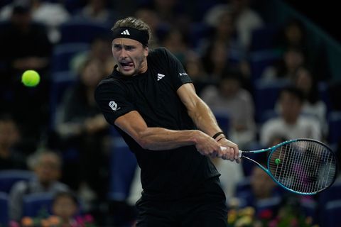 Alexander Zverev kämpft seit Wochen mit körperlichen Beschwerden. (Archivfoto) Foto: Mahesh Kumar A./AP/dpa