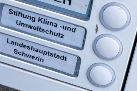 Um die Zukunft der umstrittenen Klimastiftung MV wurde lange gestritten. Das Land ist nun endgültig raus. (Illustration) Foto: J