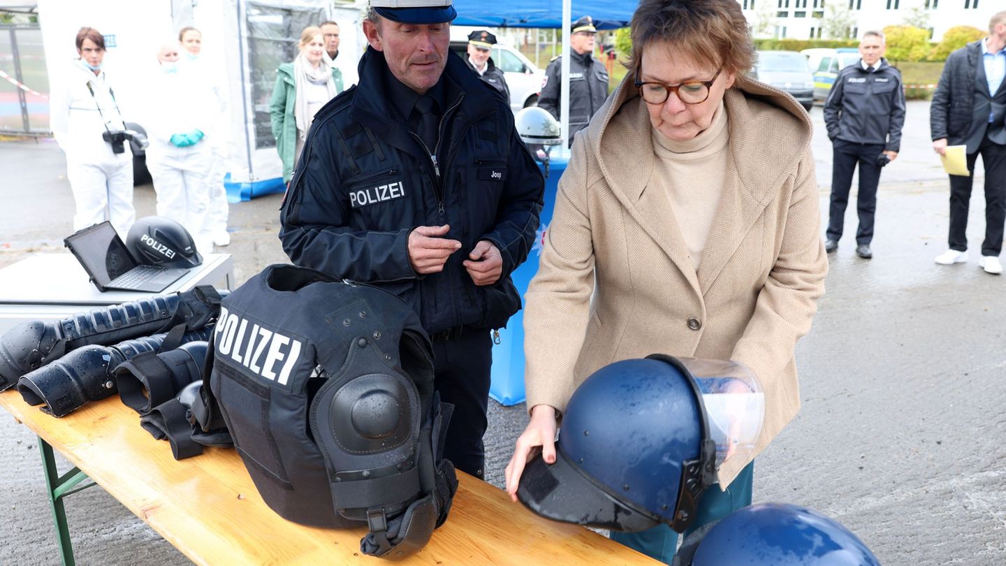 Niedersachsens Innenministerin Behrens: Handlungssicherheit mit Dienstwaffen kommt nicht von allein, es braucht kontinuierliches