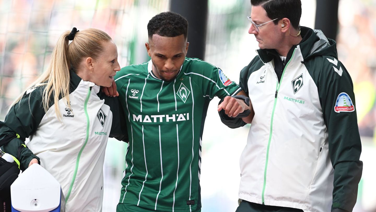 Felix Agu hat sich bei Bremens Sieg gegen St. Pauli am Knöchel verletzt. Foto: Carmen Jaspersen/dpa