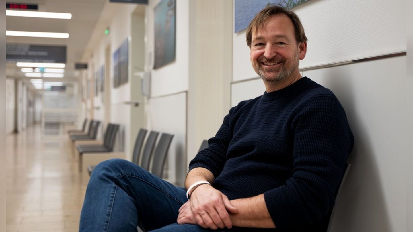 Holger Matthias Wilhelm kehrt in "Lebenslinien" an verschiedene Stationen seines Lebens zurück.