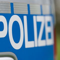 Der Autofahrer bestreitet die Vorwürfe. (Symbolbild) Foto: Marijan Murat/dpa