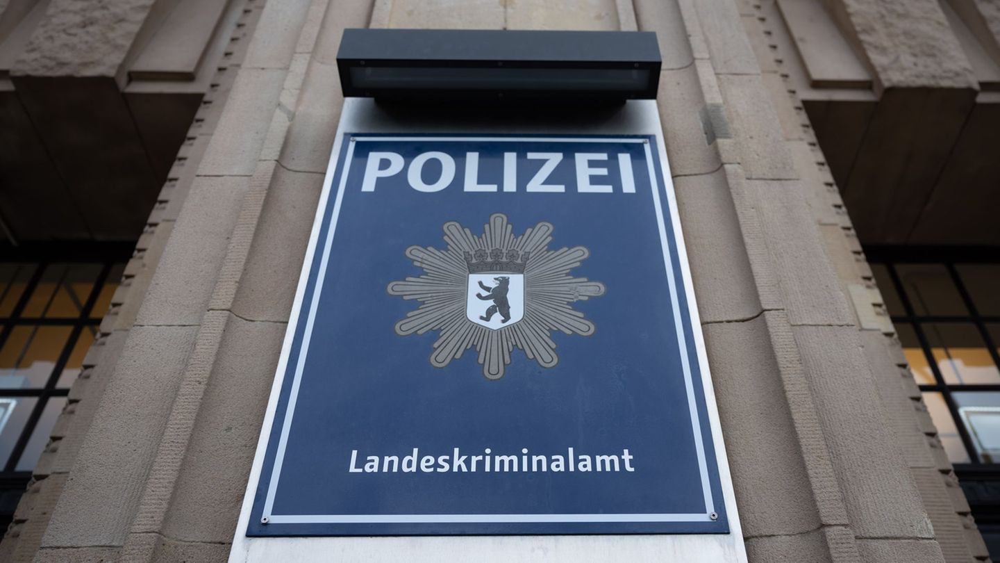 Die Berliner Kriminalpolizei will einen mehr als 50 Jahre alten Mordfall aufklären. Foto: Monika Skolimowska/dpa
