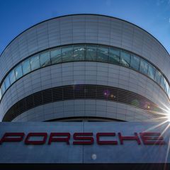 Nach einer umstrittenen Gehaltskürzung hat der Betriebsratschef von Porsche Leipzig erneut Recht bekommen (Archivbild) Foto: Jan
