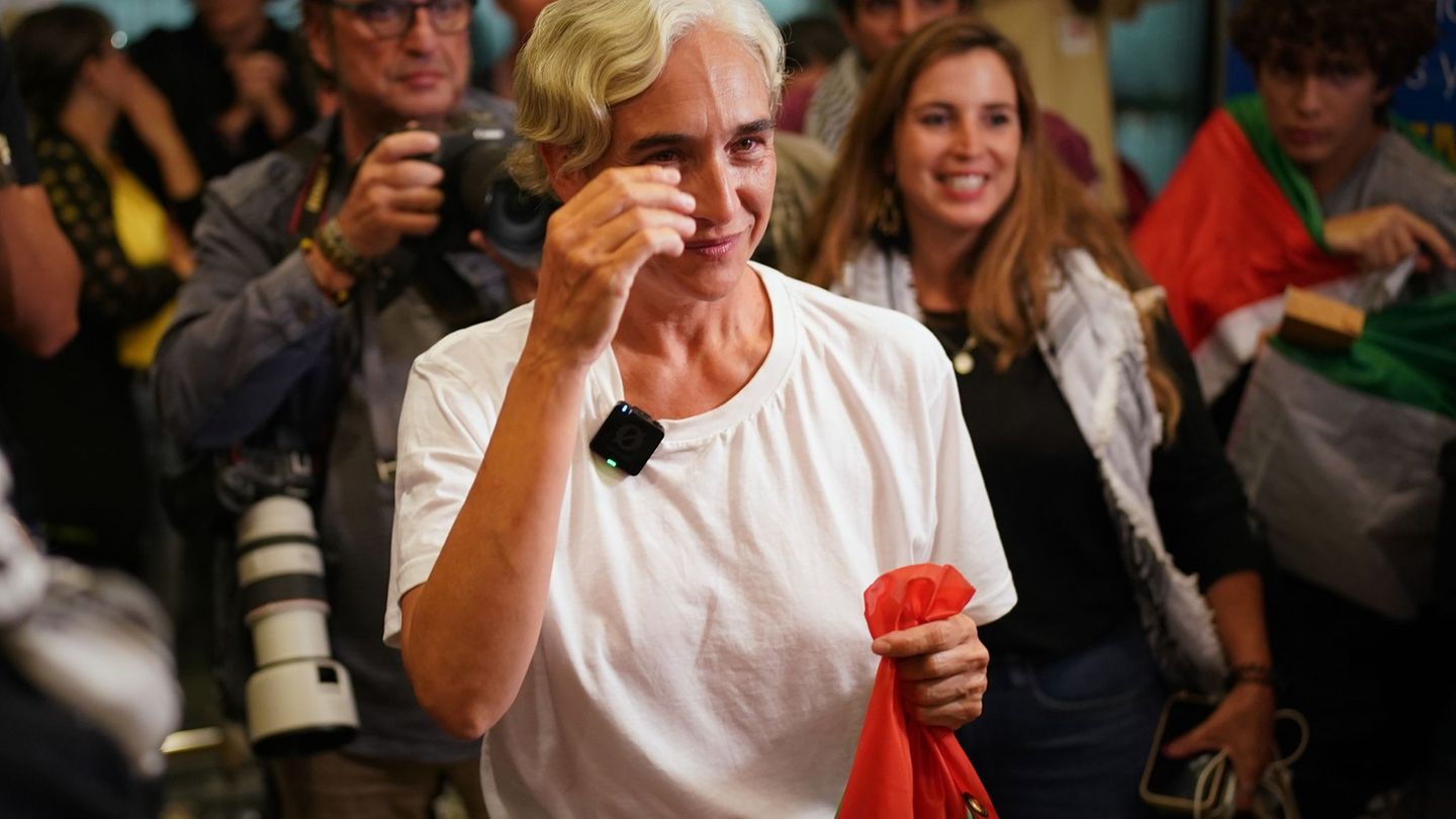Barcelonas frühere Bürgermeisterin Ada Colau gehörte zu den mehr als 400 Menschen, die in Gewahrsam genommen wurden. Foto: Joan