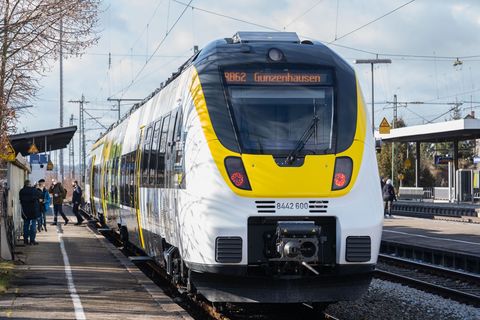 Bahnfahrer in Mittel- und Unterfranken müssen sich bis Dezember wegen Bauarbeiten auf Einschränkungen einstellen. Unter anderem