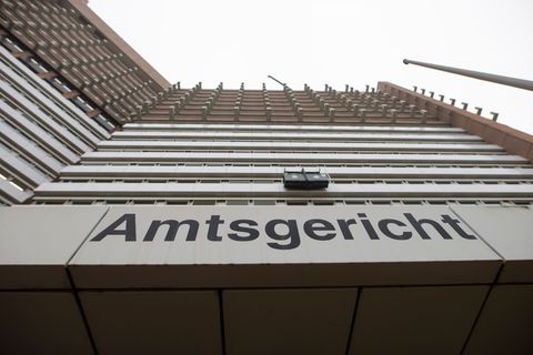 Das Amtsgericht Köln hat zwei Klimaaktivisten zu Bewährungsstrafen verurteilt. (Symbolbild) Foto: Thomas Banneyer/dpa