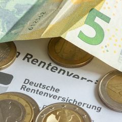 Auch in Sachsen müssen immer mehr Rentnerinnen und Rentner Einkommensteuer zahlen (Symbolbild). Foto: Fernando Gutierrez-Juarez/