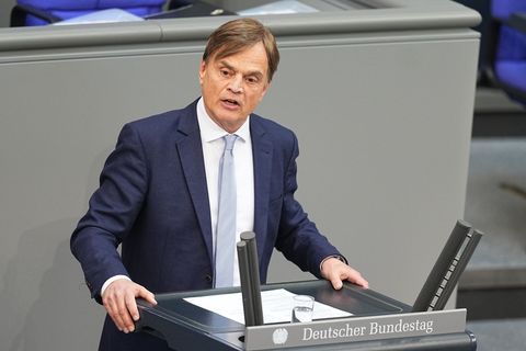 AfD-Parlamentsgeschäftsführer Baumann bestätigte die Entlassung eines Sicherheitsmitarbeiters der Fraktion. Foto: Michael Kappel