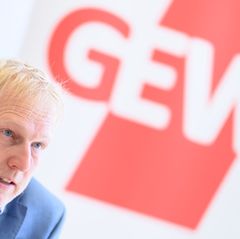 Stefan Störmer steht seit 2022 an der Spitze der GEW in Niedersachsen. (Archivbild) Foto: Julian Stratenschulte/dpa