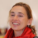 Die Tochter des baden-württembergischen Unternehmers Reinhold Würth verstarb nach einem gesundheitlichen Schicksalsschlag am 3. Oktober im Alter von 66 Jahren. Sie hatte keine operative Funktion im Unternehmen und führte laut einer Mitteilung der Würth-Gruppe aus Künzelsau ein Hofgut nach den Prinzipien der Demeter-Landwirtschaft. Ihr Vater hatte im April seinen 90. Geburtstag gefeiert