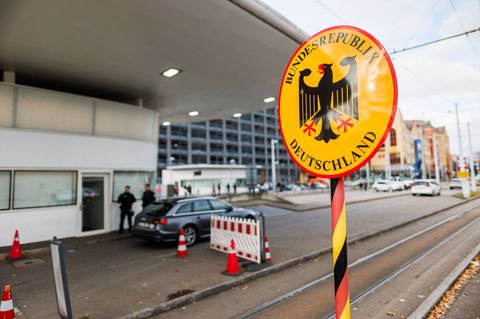 Die Bundespolizei kontrolliert verstärkt. (Symbolbild) Foto: Philipp von Ditfurth/dpa