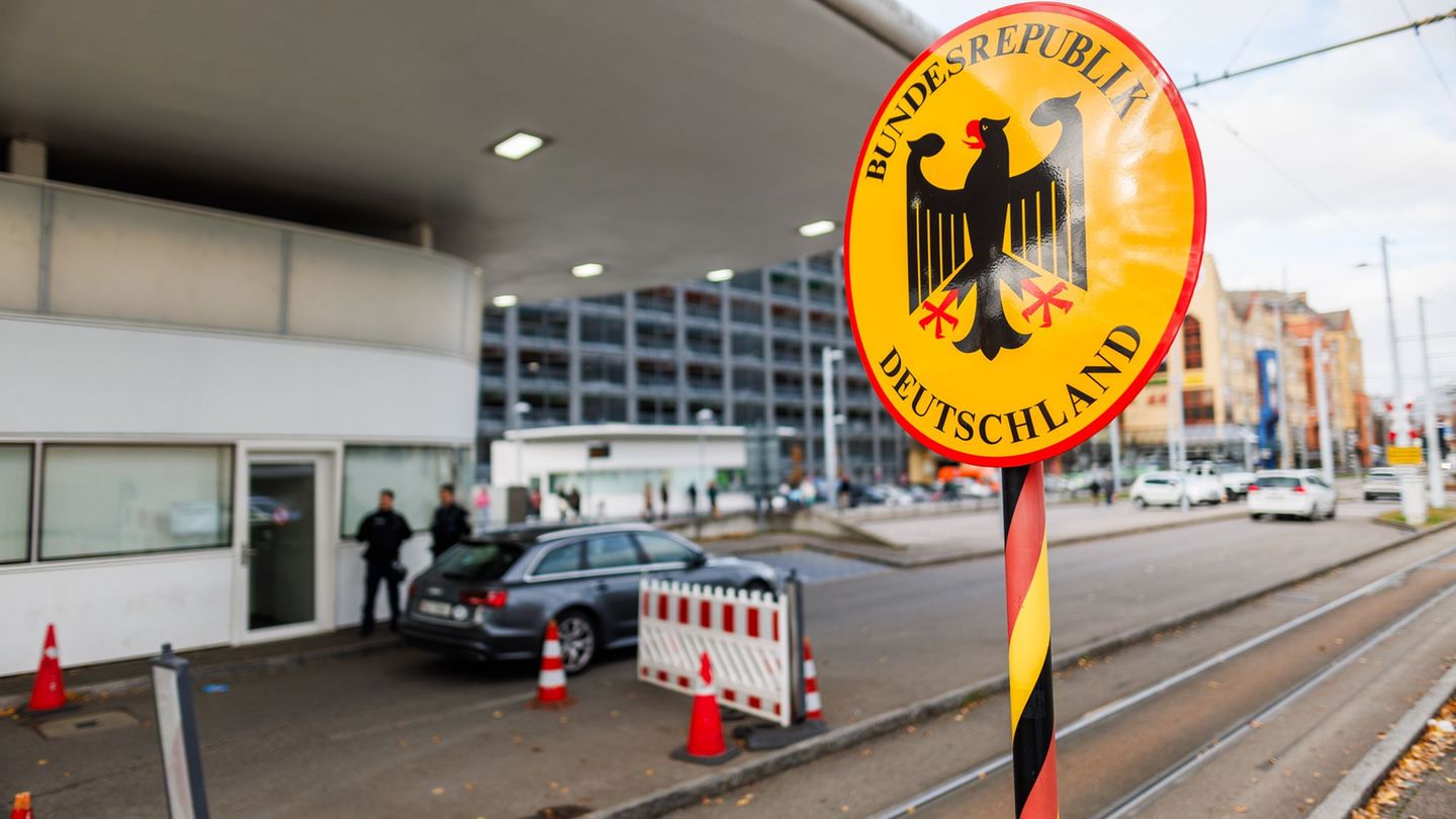 Die Bundespolizei kontrolliert verstärkt. (Symbolbild) Foto: Philipp von Ditfurth/dpa
