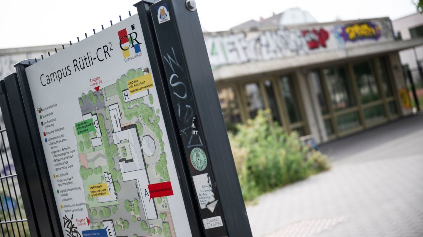 Die Gemeinschaftsschule auf dem Rütli Campus ist erneut in die Schlagzeilen geraten. (Archivbild) Foto: Sebastian Christoph Goll