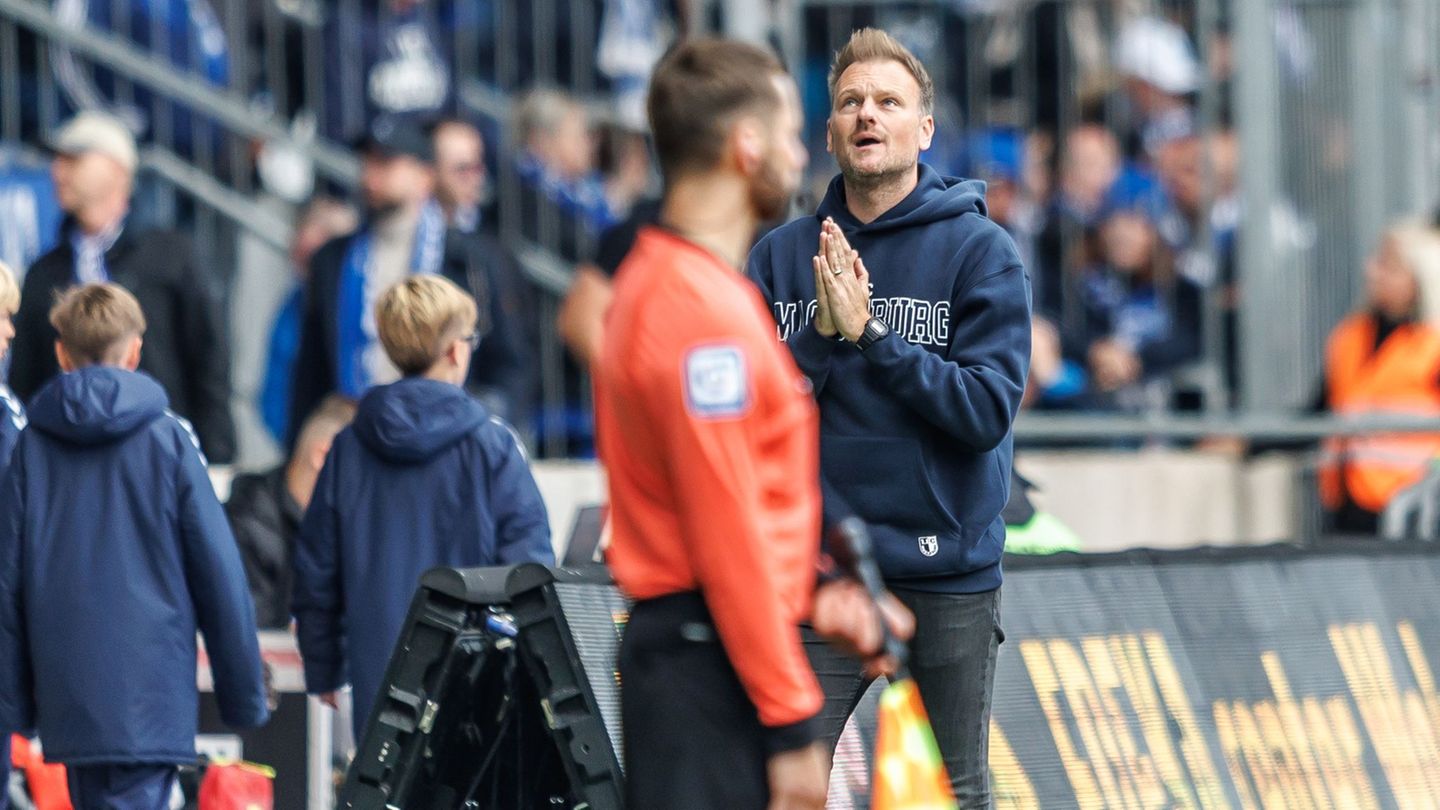Trainer Markus Fiedler bekommt sein Team nicht in die Erfolgsspur. (Archivbild) Foto: Andreas Gora/dpa